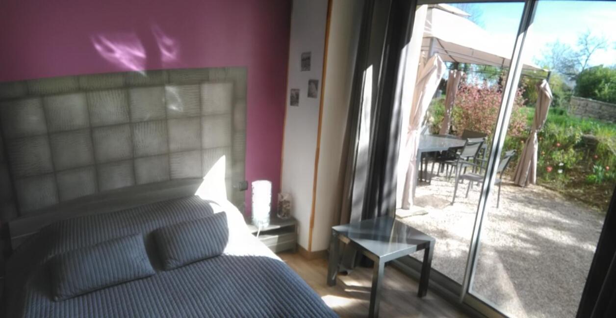 Datcha Bourguignonne, Chambres & Gite Maconge Номер фото