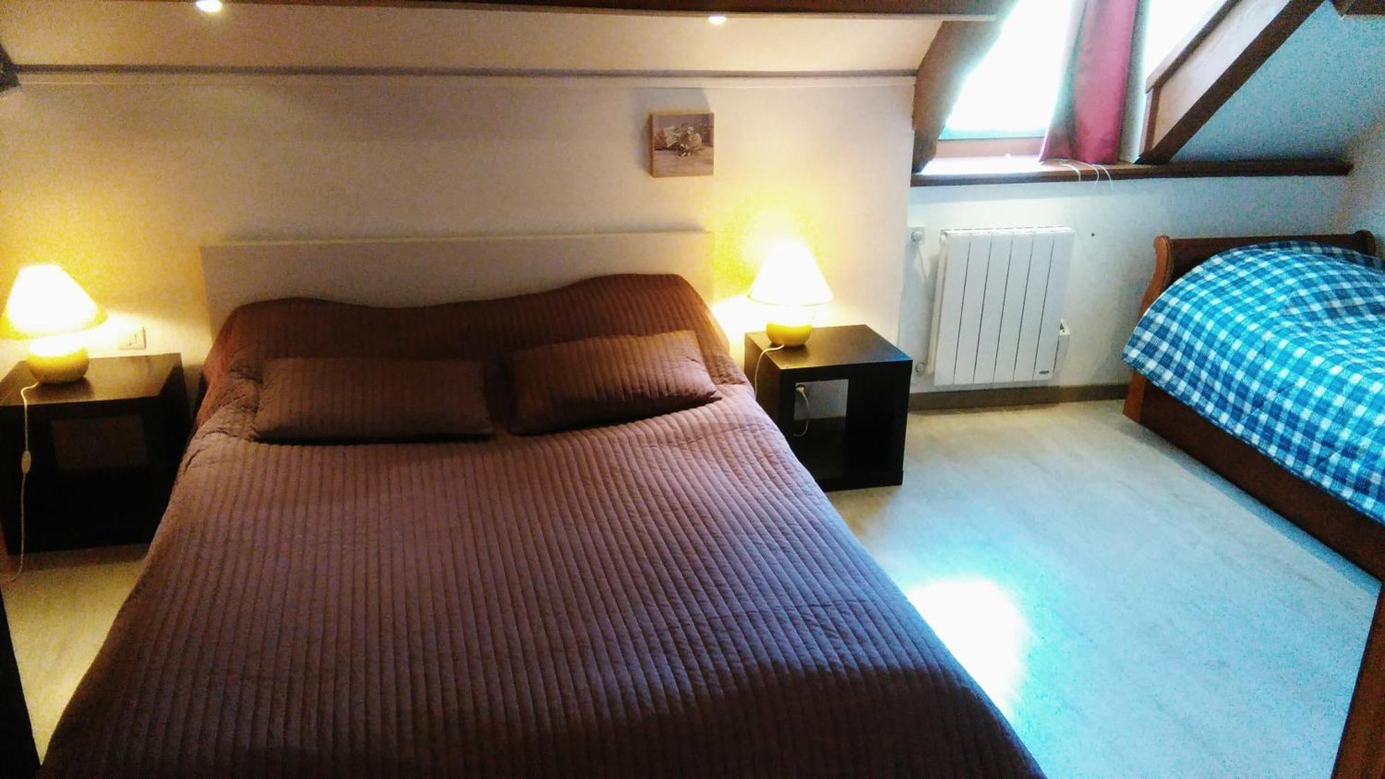 Datcha Bourguignonne, Chambres & Gite Maconge Номер фото