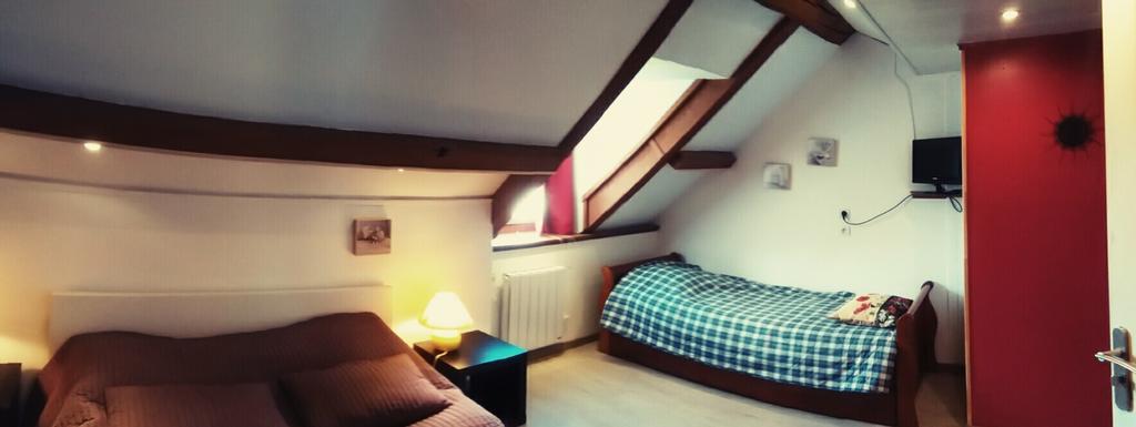 Datcha Bourguignonne, Chambres & Gite Maconge Номер фото